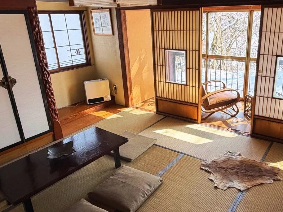 myoko self contained house